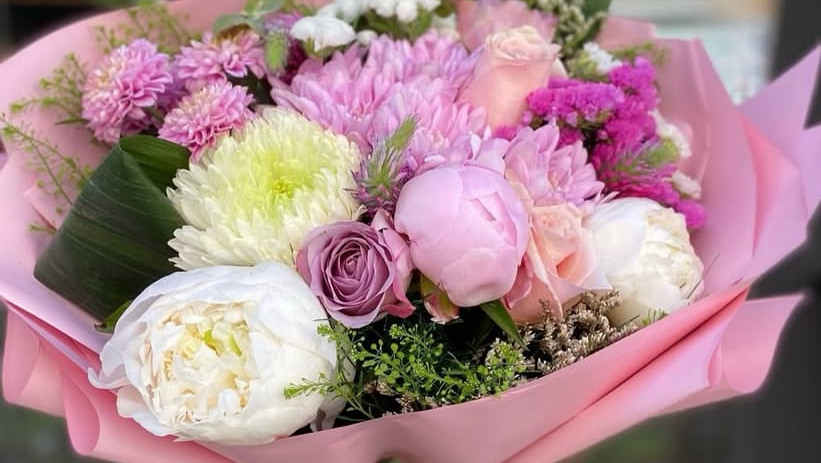 ÇANKAYA DİKMEN ÇİÇEKÇİ FLOWERS LOCALE | ARABA SÜSLEME | İSTEME ÇİÇEĞİ | İSTEME ÇİKOLOTASI | ÖZEL GÜN BUKETLERİ