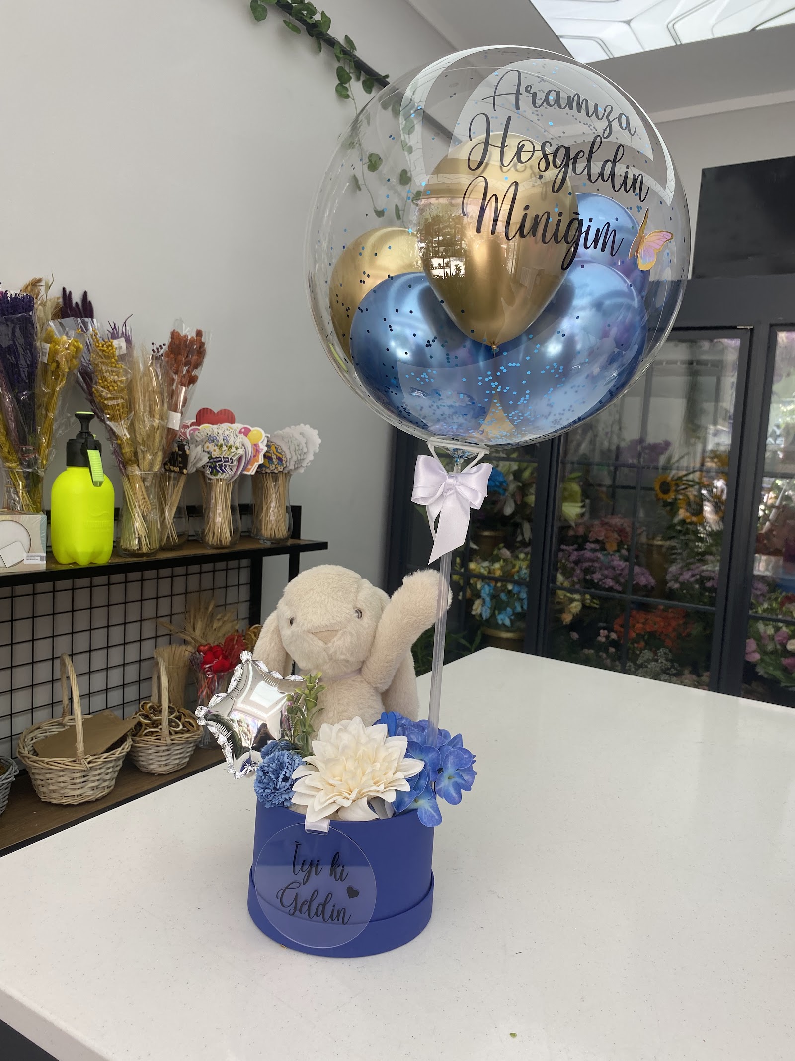 ÇANKAYA DİKMEN ÇİÇEKÇİ FLOWERS LOCALE | ARABA SÜSLEME | İSTEME ÇİÇEĞİ | İSTEME ÇİKOLOTASI | ÖZEL GÜN BUKETLERİ