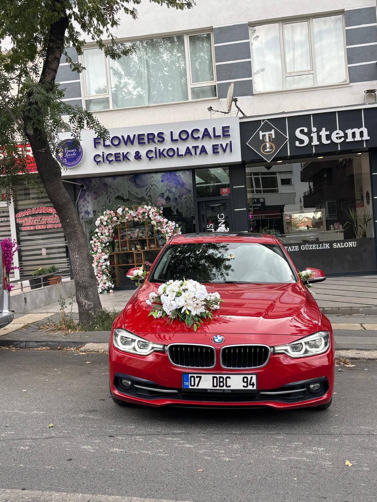 Çankaya Dikmen Çiçekçi Flowers Locale | Araba Süsleme | İsteme Çiçeği | İsteme Çikolotası | Özel Gün Buketleri kır düğünü mekanı — Çankaya