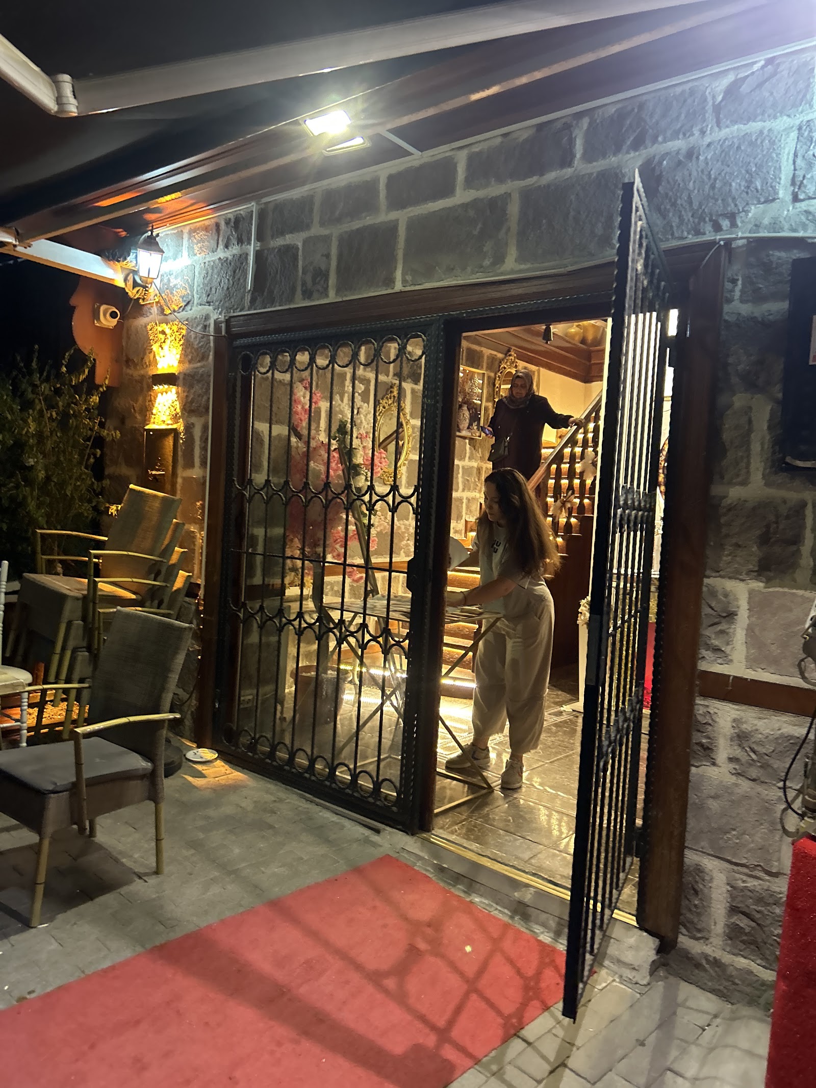 Hayal Kına Konağı
