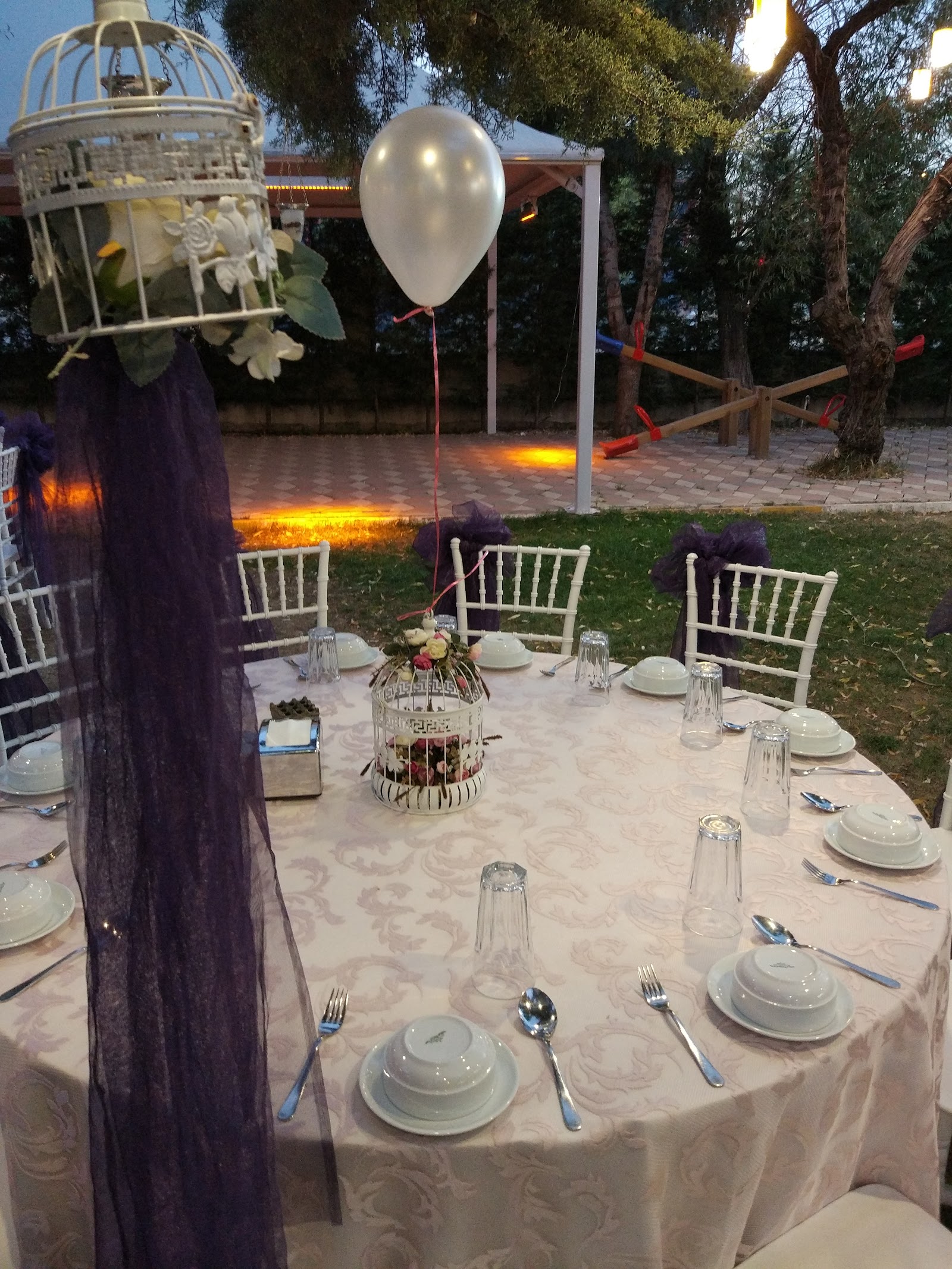 Salkım Söğüt Kır Bahçesi